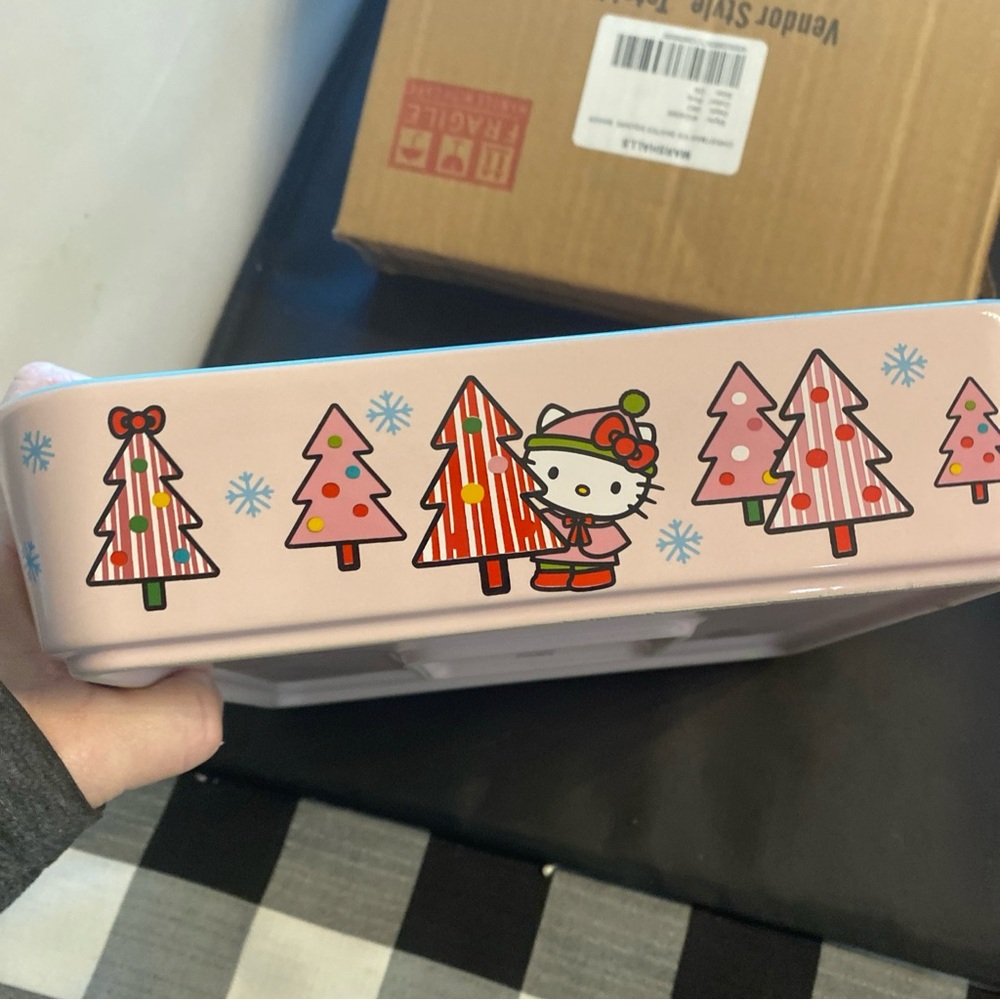 Hello Kitty Pink Square Plate - Picture 3 of 8